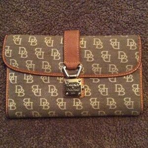 Dooney & Bourke buckle wallet
