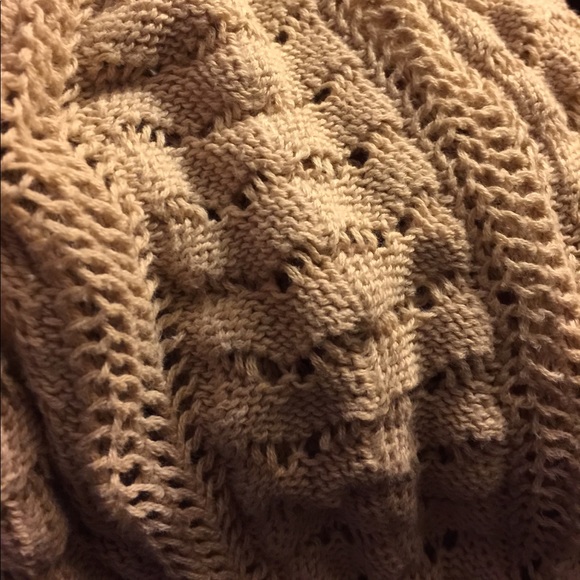Crocheted slouchy beanie tan - Picture 3 of 3