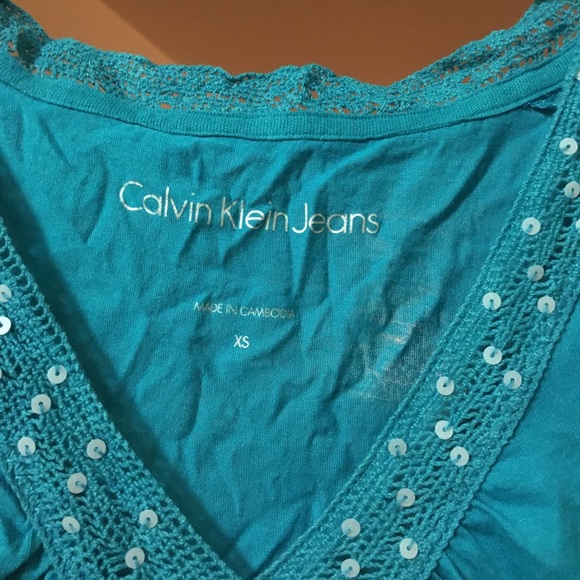 Top - Picture 2 of 2