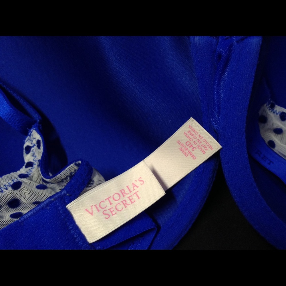 Victoria Secret Versatile Bra - Picture 2 of 4