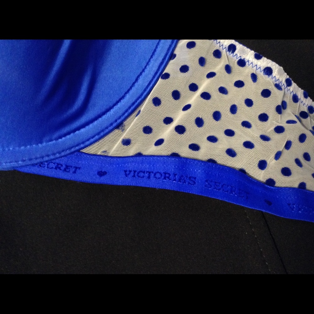 Victoria Secret Versatile Bra - Picture 3 of 4