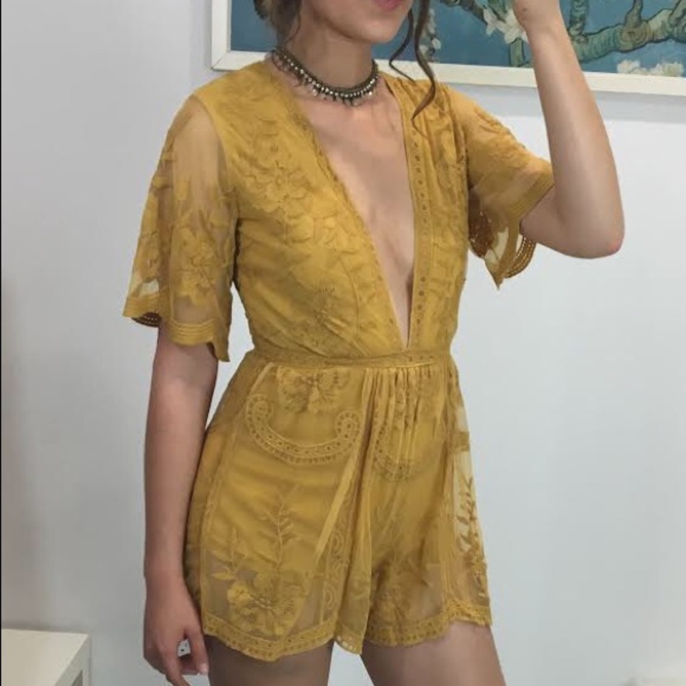 🆕Mustard Deep V Romper  😍🙌🏼