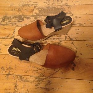 Burnt orange wedge clogs