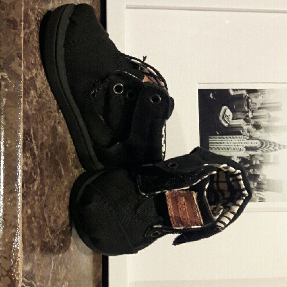 TOMS Black Baby Ankle boots size 4(U.S. infant)