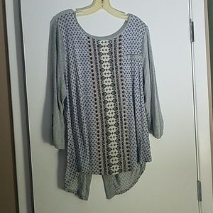 Comfy top, great condition!