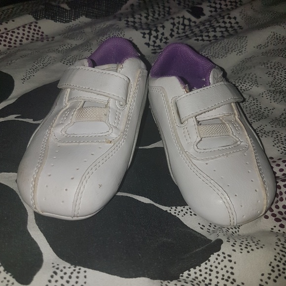 *SOLD* SZ 6 Pumas/Baby - Picture 3 of 4