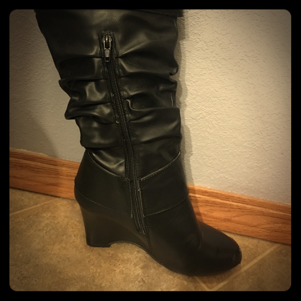 Boots - Picture 2 of 4