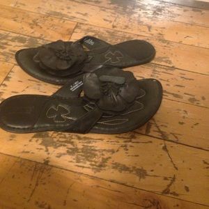 Black born leather flip flops