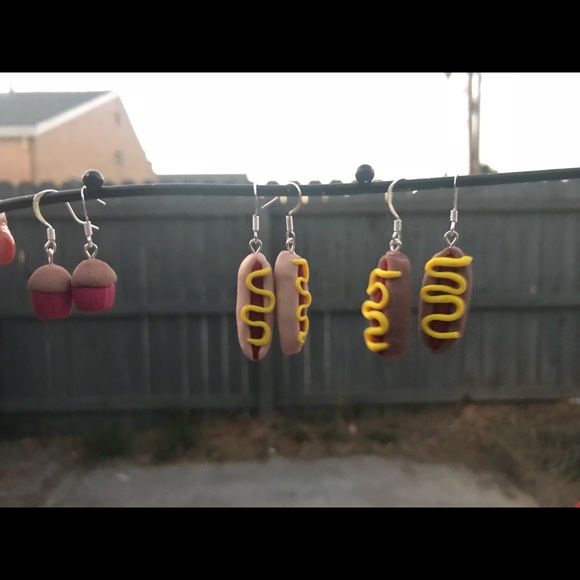 Conchita Earrings - Picture 5 of 5