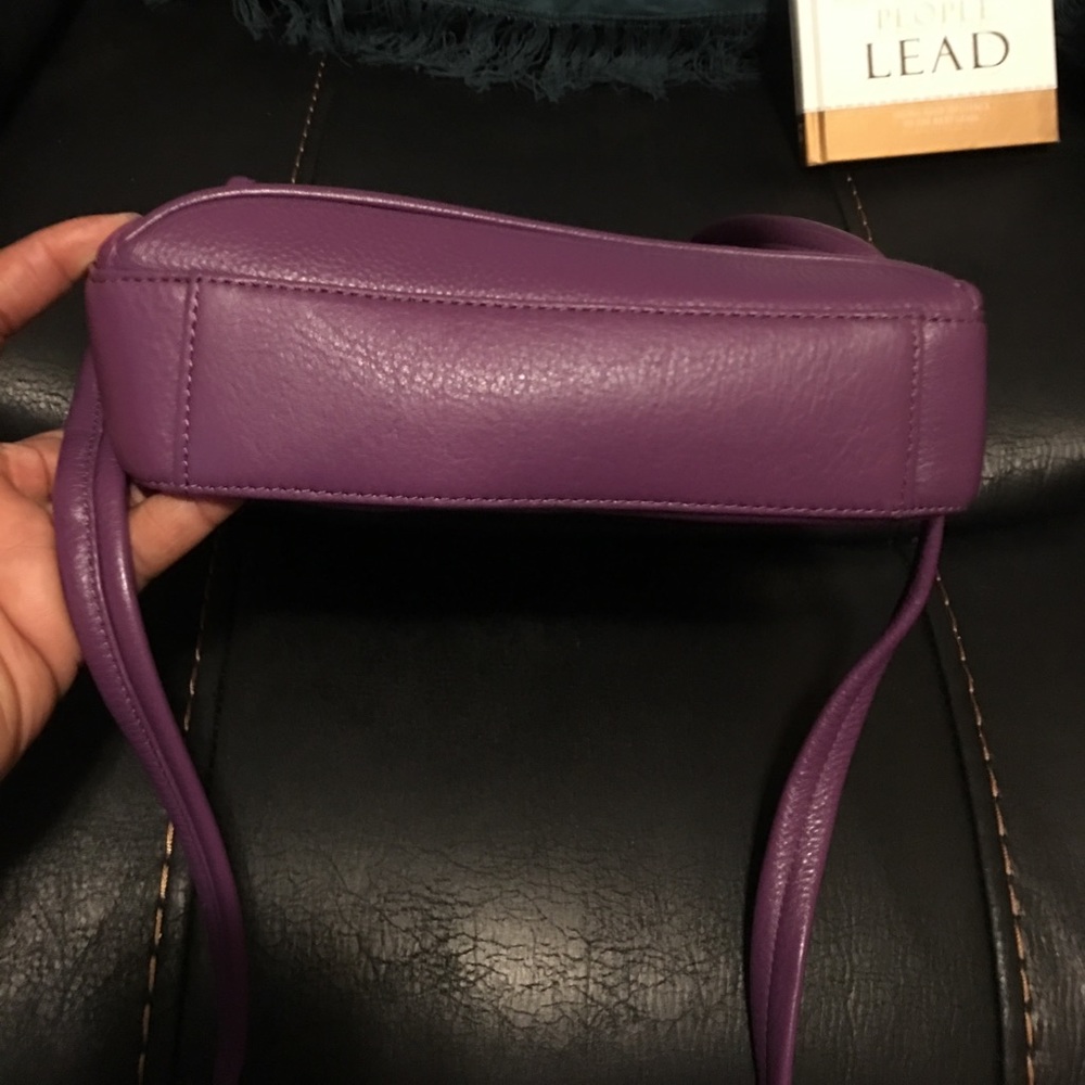 Etienne Aigner purple cross body. - Picture 8 of 8