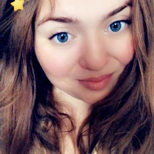 Meet your Posher, Lora