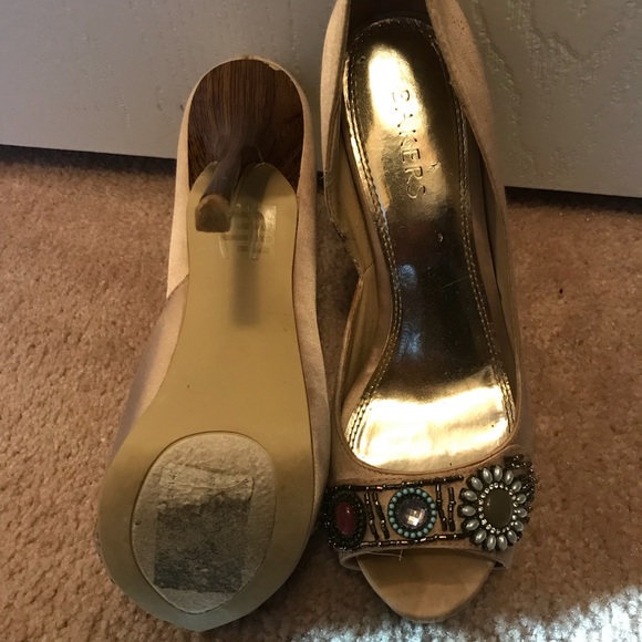 Heels - Picture 2 of 2