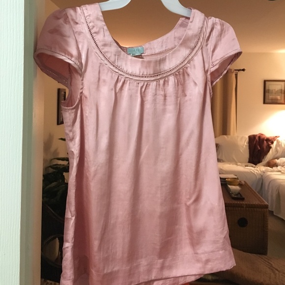 Top - Picture 1 of 2