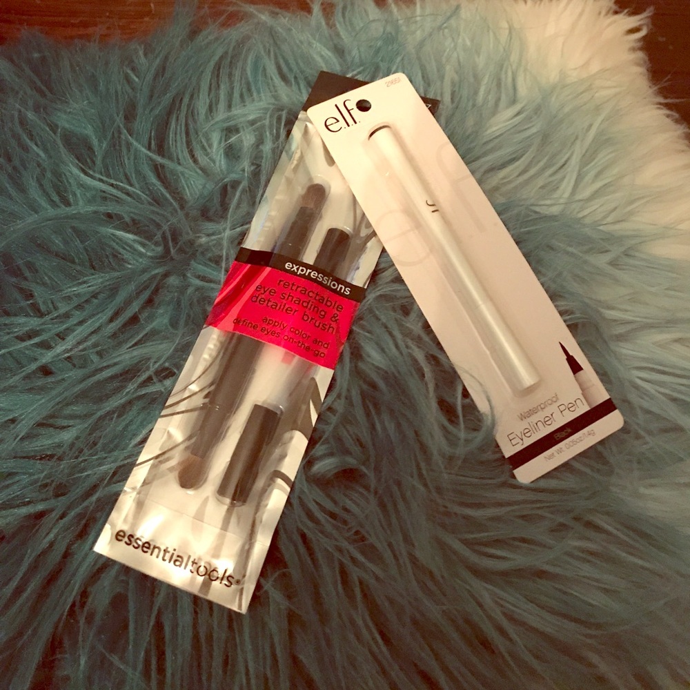 Makeup 💄 brushes and eyeliner ! 💕