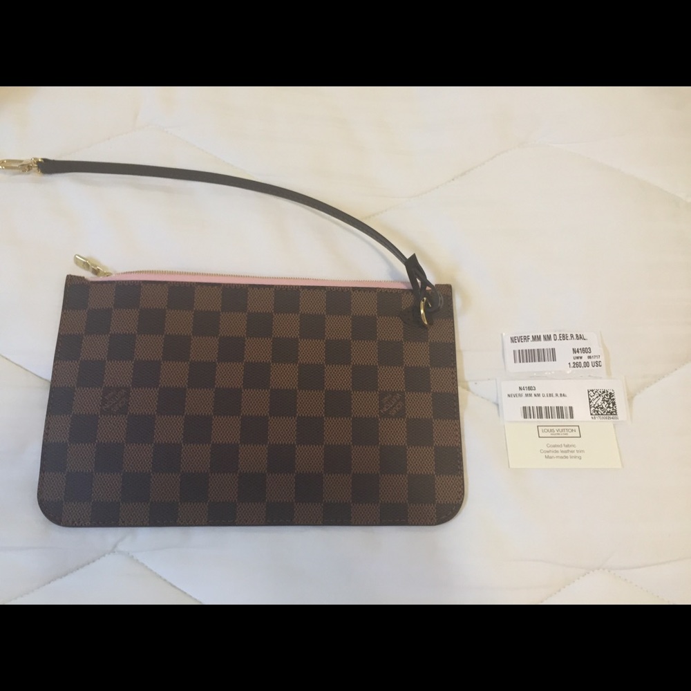 Louis Vuitton Damier Wristlet