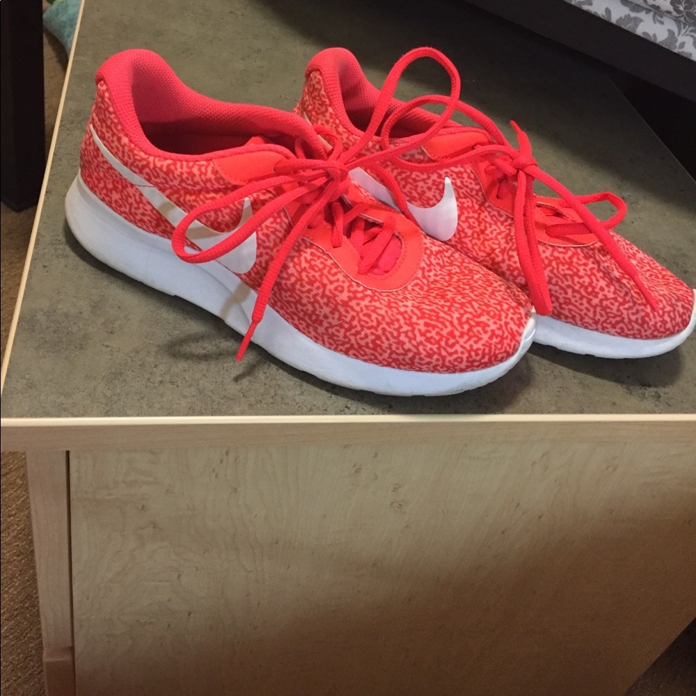 Printed Nike Tanjun Sneakers