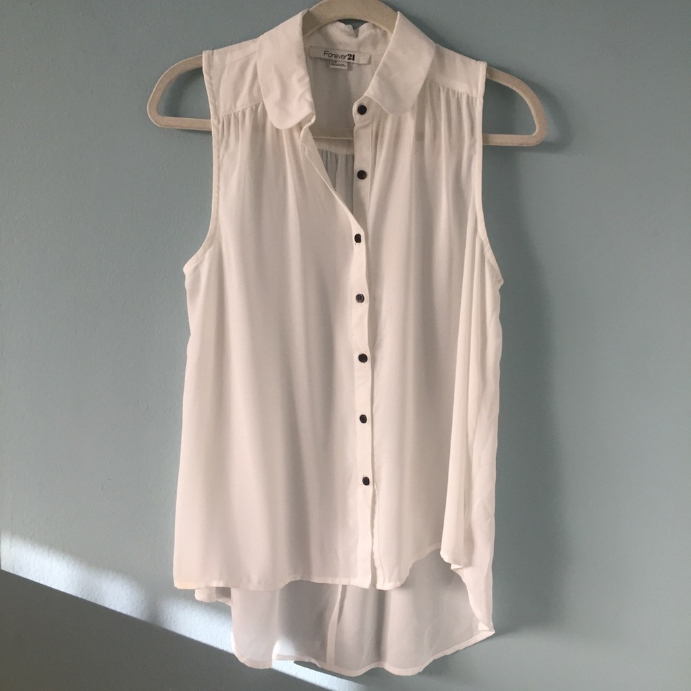 Shear collared white blouse