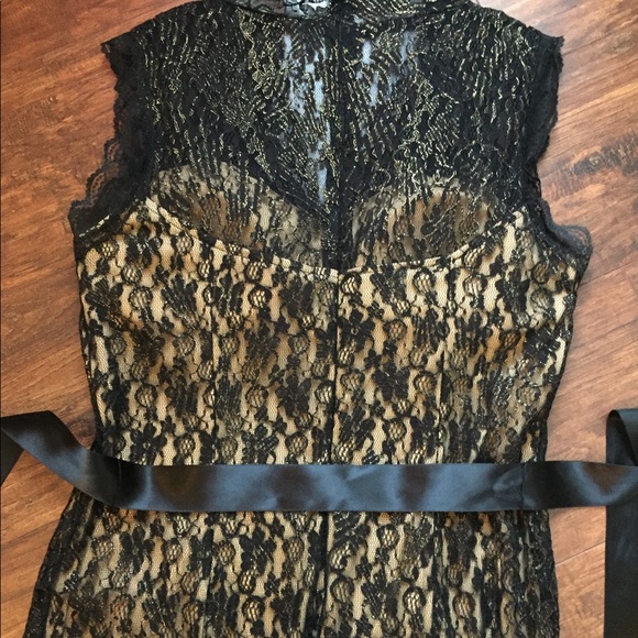 Black and gold lace dress 💋 - Picture 3 of 4