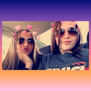 Meet your Posher, Aja