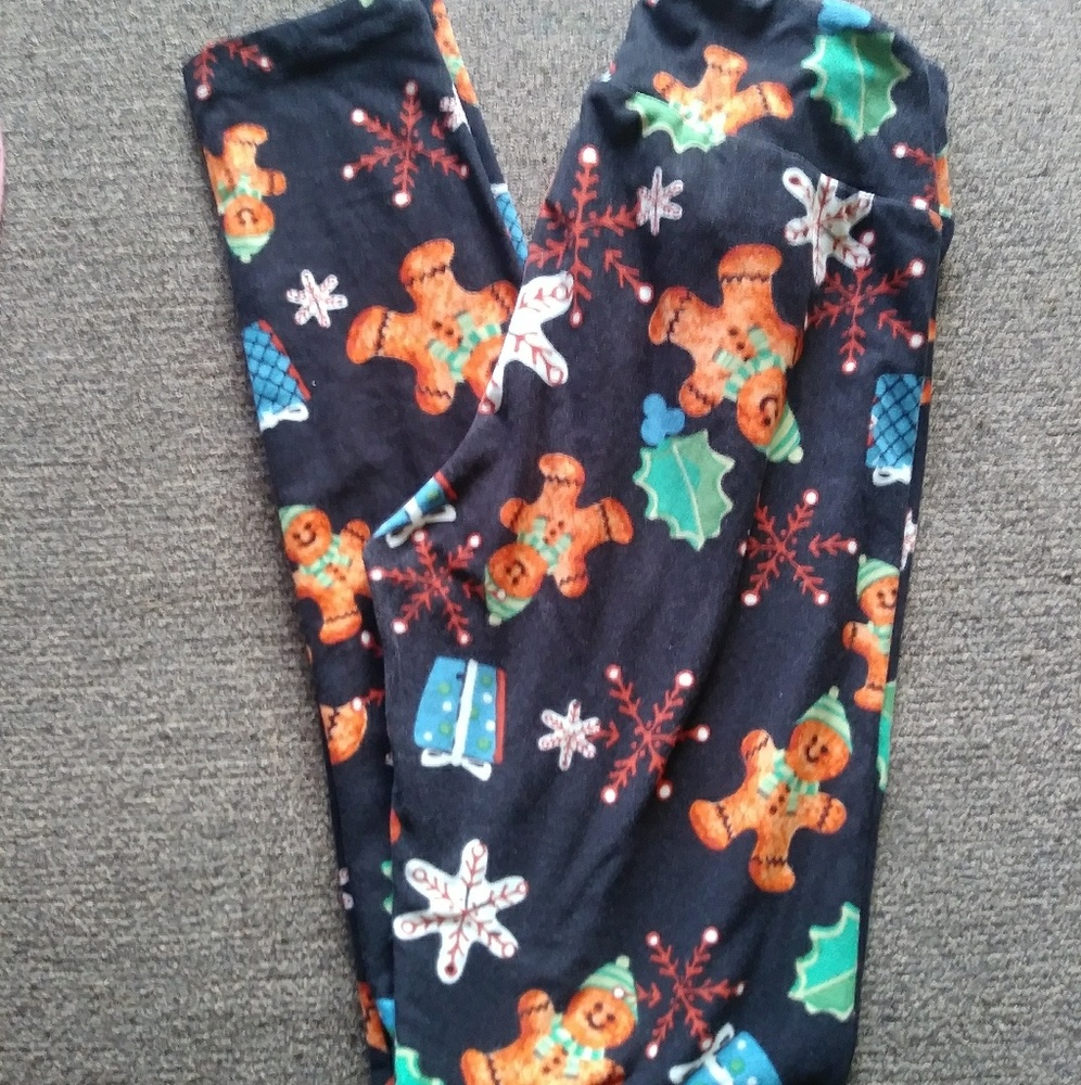 2 pairs of Christmas leggings