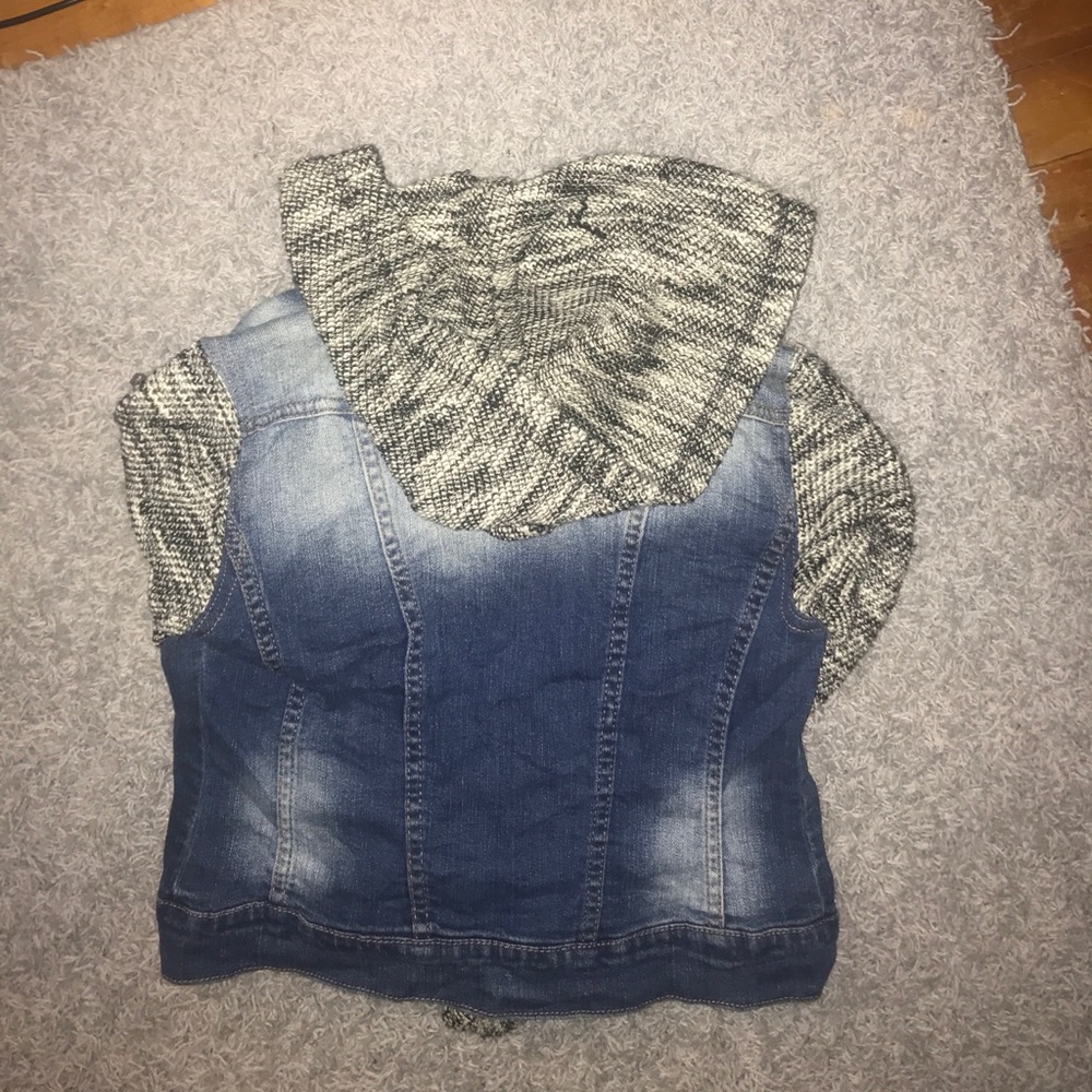 Jessica Simpson Denim jacket - Picture 2 of 2