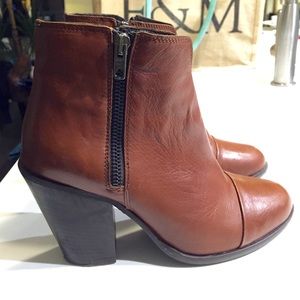 BOEMOS - Italian leather ankle boots - Cognac - 37