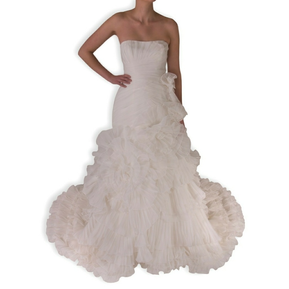 Pronovias Alga Off-White Wedding Dress