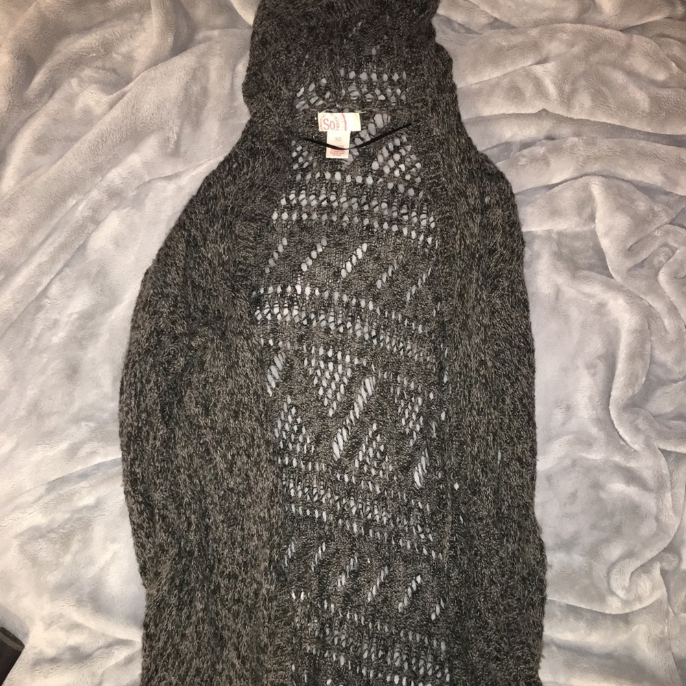 Gray cardigan! Perfect for fall 🍂