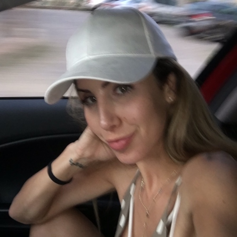 Meet your Posher, Cristina