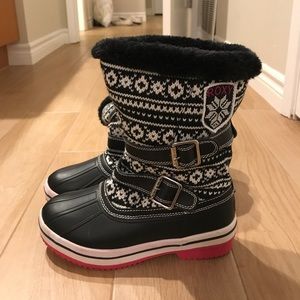 Roxy Just Chillin snow boots