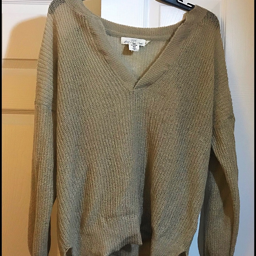 H&M l.o.g.g womens sweater top v neck NWOT