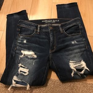 American Eagle distressed jegging crop SZ 8