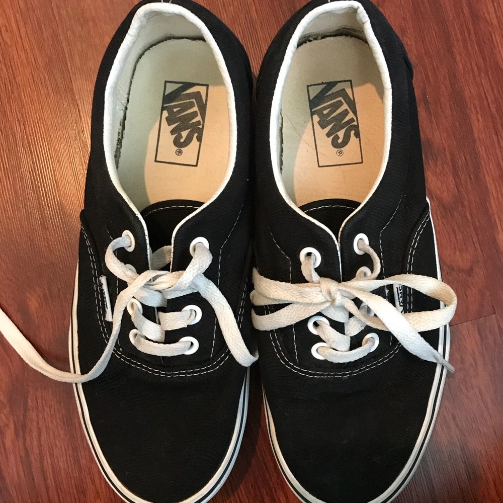 SOLD!Vans Classic Lo Pro Black/White Canvas Skate - Picture 6 of 6