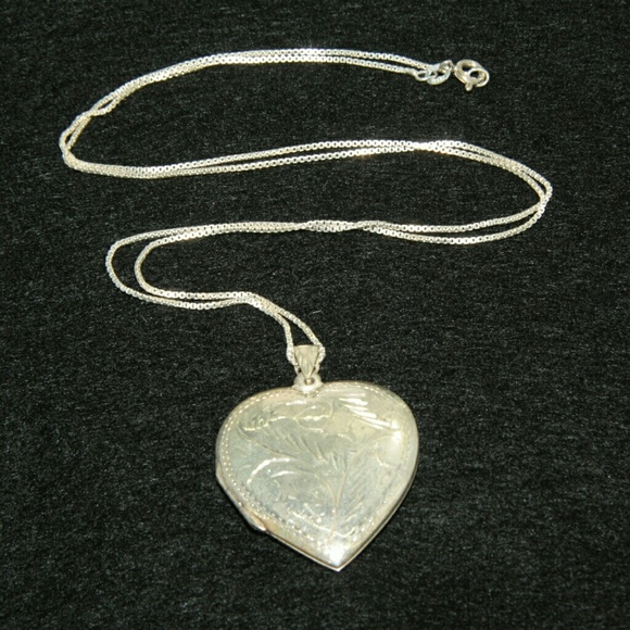 Jewelry - Sterling Silver Heart Locket Necklace
