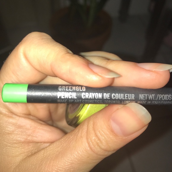 MAC Liner and OCC Pigment Bundle - Picture 2 of 4