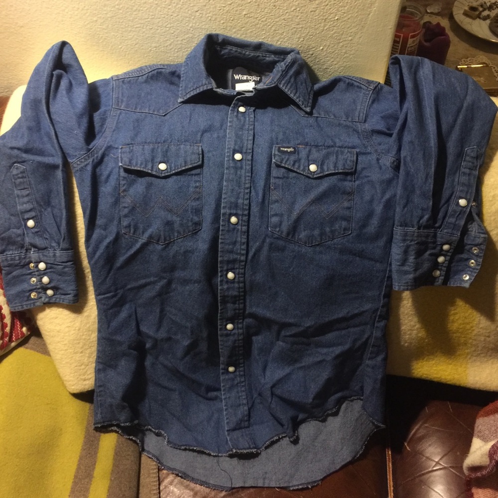 Wrangler jean button down with pearl snaps