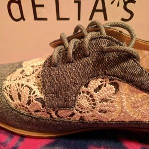 Delia's Oxford-Styled Dress Shoes