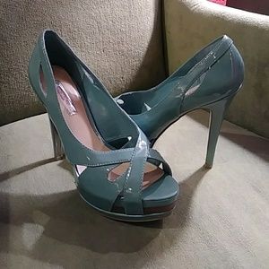 Meet your Posher, Adriana