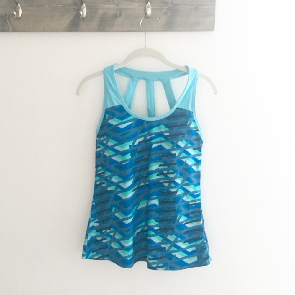 Fabletics built-in bra workout top - Picture 3 of 4