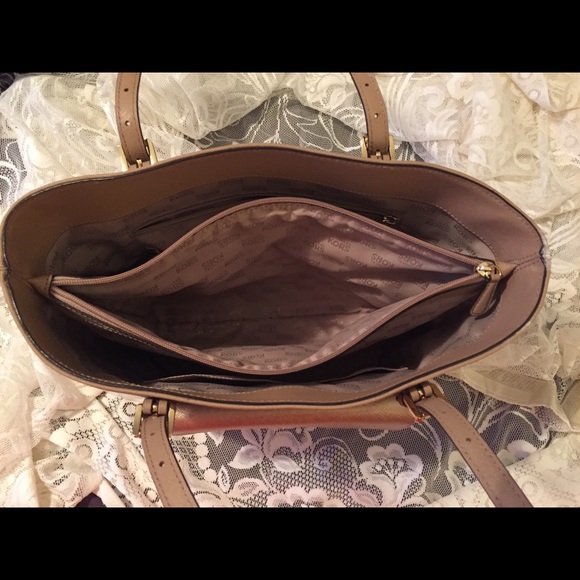 Michael Kors Tote - Picture 4 of 5