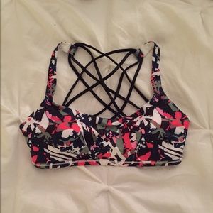 Lululemon free to be wild bra size 8