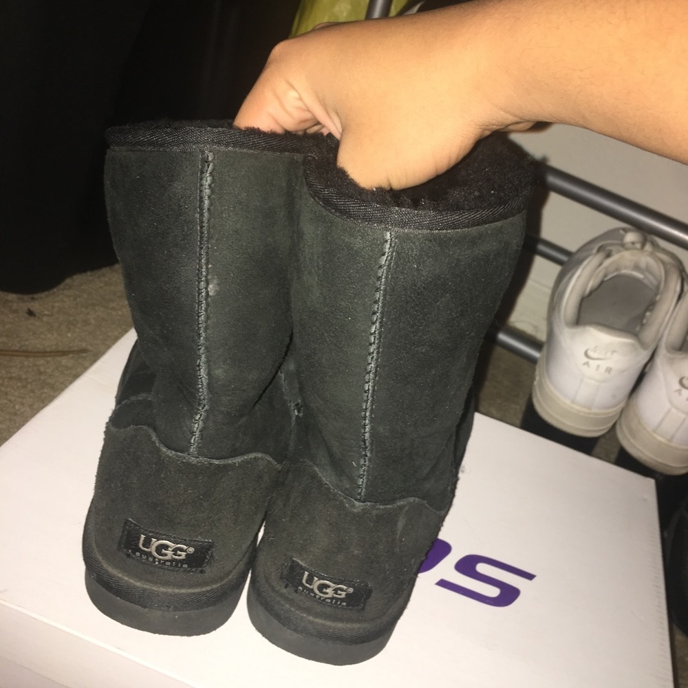 Black Ugg boots