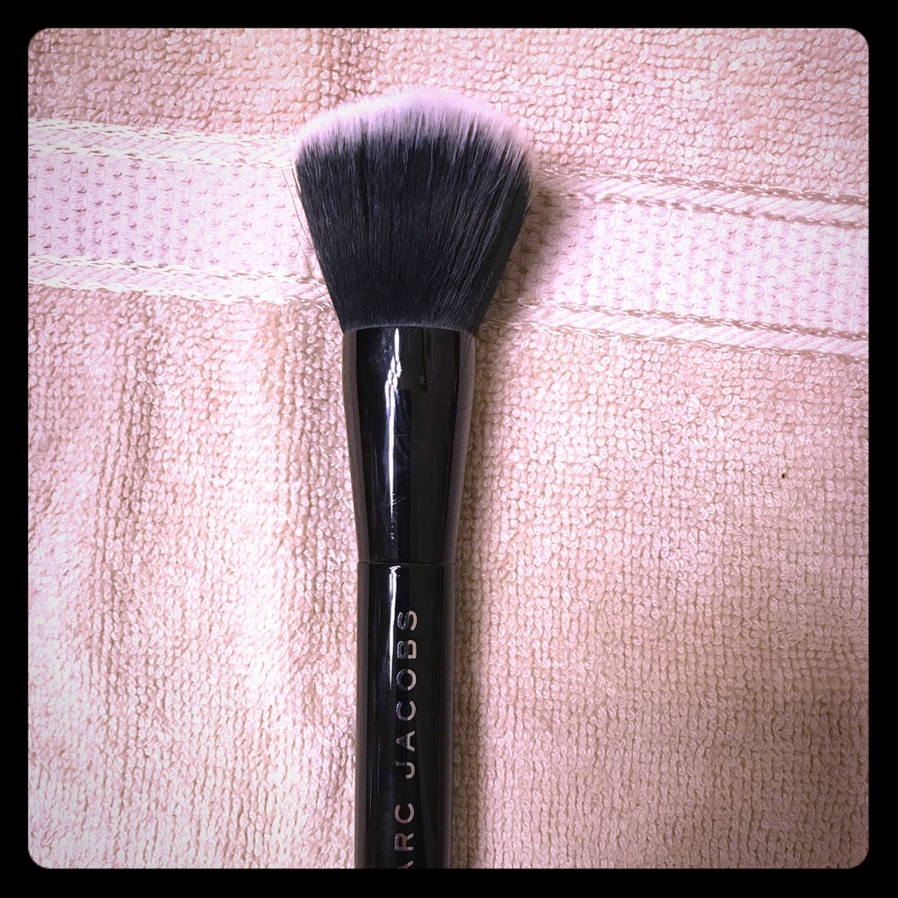 Marc Jacobs “The Face 1” Makeup Brush
