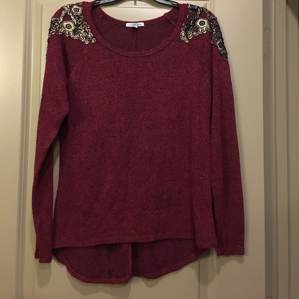 Beautiful burgundy with gold shoulder appliqué