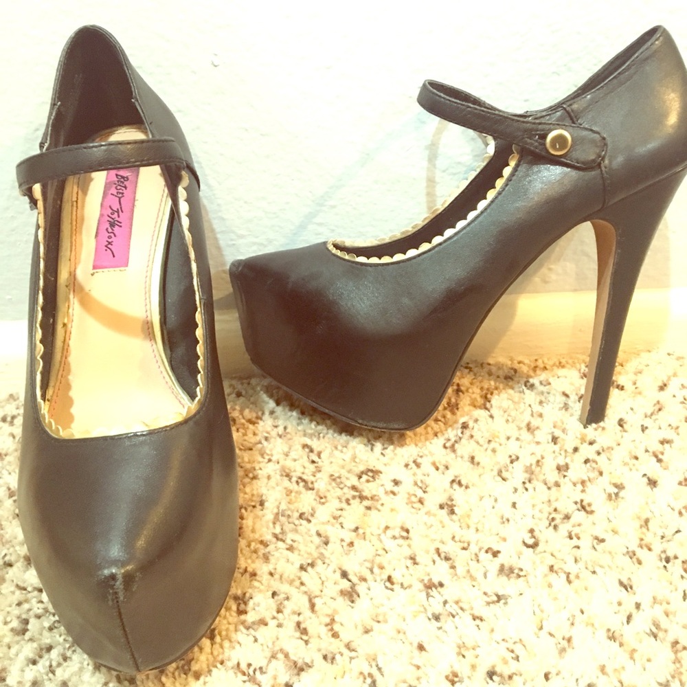 Betsy Johnson 6 inch heels