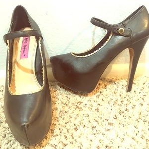 Betsy Johnson 6 inch heels