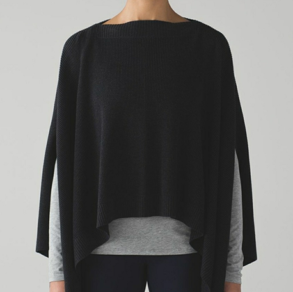 Lululemon Forward Flow cape