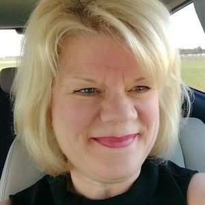 Meet your Posher, Lorrie