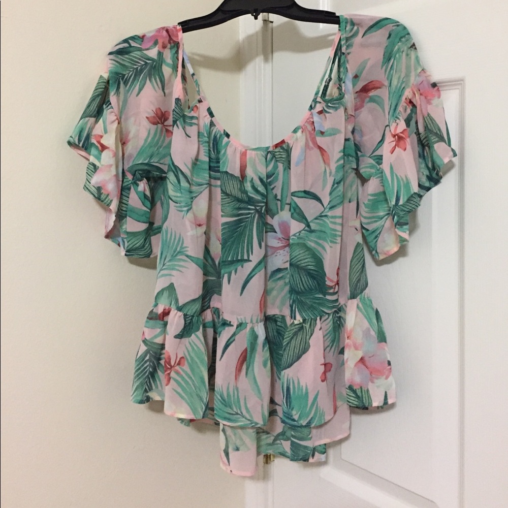 F21 Off The Shoulder Top. Small