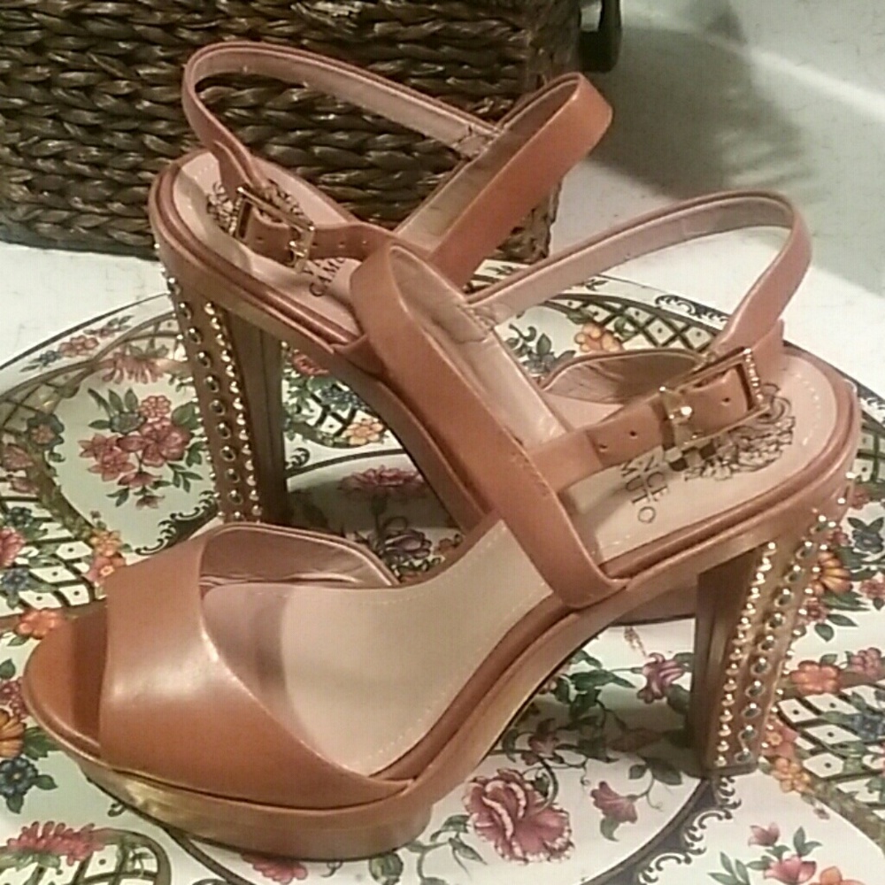 VINCE CAMUTO 6" PLATFORMS